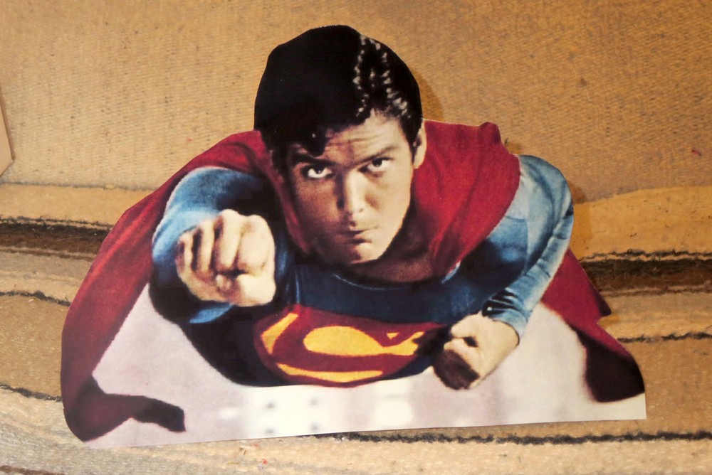 Superman Christopher Reeve Flying Figure Tabletop Display Standee 10.5″ Long