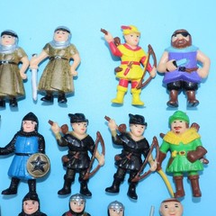 Lot of 23 Vintage Soma Toy figurines -Robin hood series and a few medieval ones