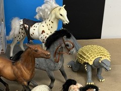 Vintage – Modern 33pc Animal Lot Plastic Rubber Resin Dragons Dinos Horses &More
