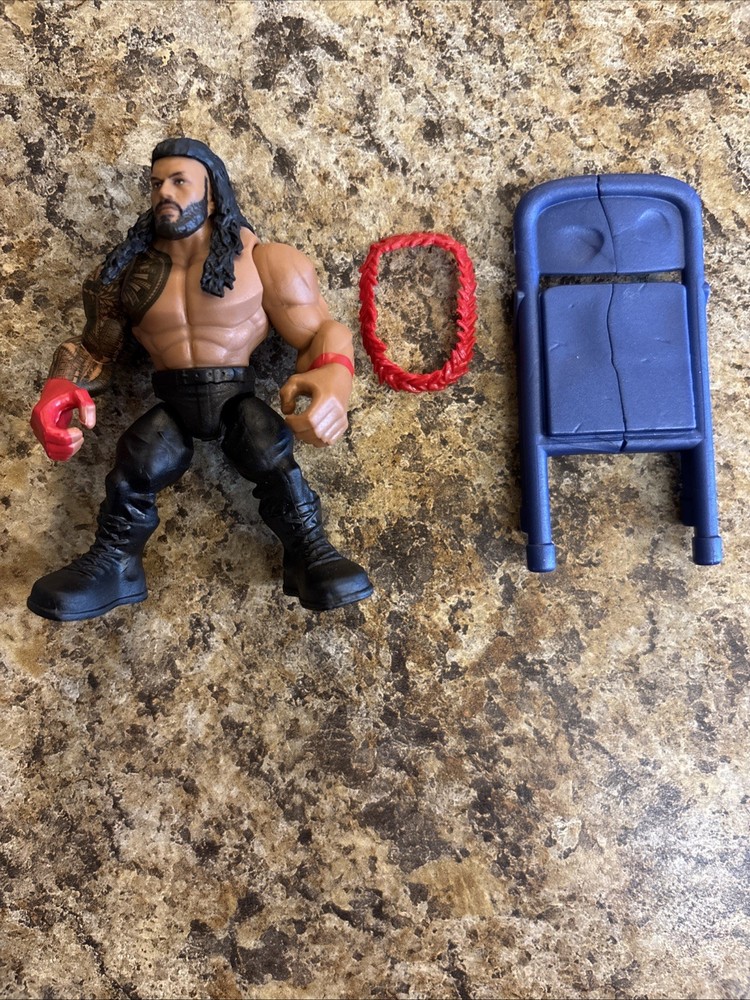 RARE! WWE Mattel Knuckle Crunchers Roman Reigns Action Figure Chair Series 9
