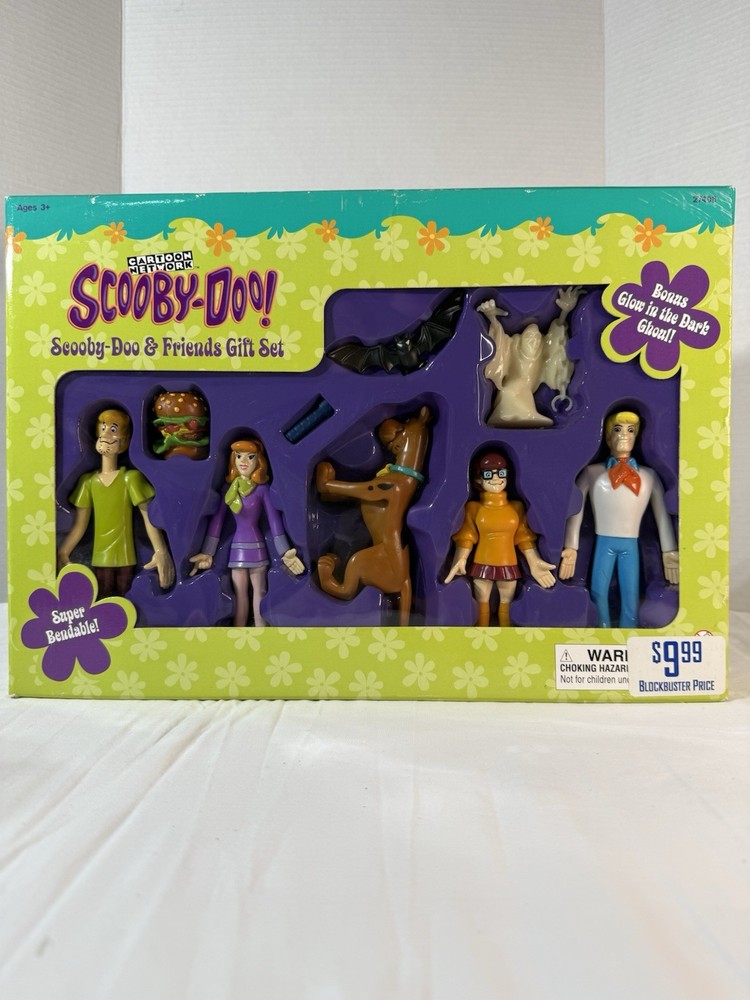 Scooby-Doo & Friends Gift Set Bonus Glow In The Dark Ghoul Blockbuster Exclusive
