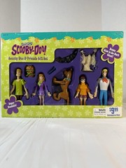 Scooby-Doo & Friends Gift Set Bonus Glow In The Dark Ghoul Blockbuster Exclusive