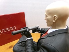 VIDEO GAMES FIGURE SPECIAL AGENT 47 HITMAN TOBIAS RIPPER CHESSMASTER & L.E. BOOK