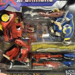 Transformers Collaborative Street Fighter II Mash-Up Hot Rod Ken vs Arcee Chun