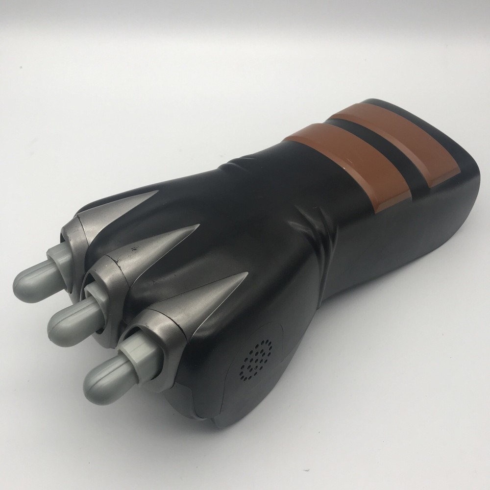 Hasbro 2008 Marvel X-Men Wolverine Extendable Claw Glove Sound Works Cosplay
