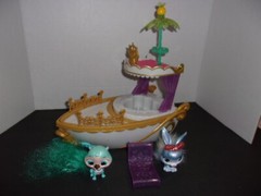 Disney Palace Pets SS Pawcation Royal Yacht with Accessories I.D. PP-1819
