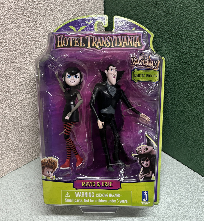 1pcs Hotel Transylvania 3 Mavis and Drac Limited Edition 5.9inch Toy