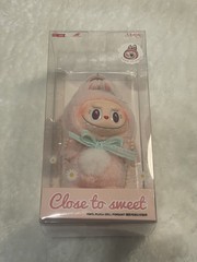 Popmart Labubu Mokoko Close To Sweet Pendant(PopLand Exclusive) [AUTHENTIC]