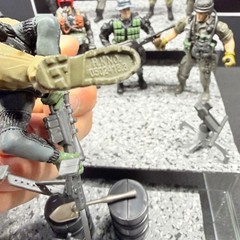 Chap-Mei Lot of 9 Soldiers with Tactical Weapons and Accessories Set