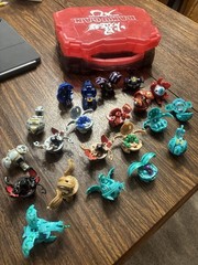 BAKUGAN BATTLE BRAWLERS LOT Of 21 IN Double Storage Case Red/Grey- NO CARDS!!