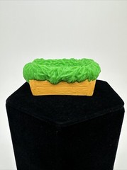 PETIT PANIER RECOUVERT D HERBE POUR ACCUEILLIR FIGURINE ANIMALE…53
