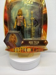 Doctor Who Series 2 Rose Tyler with Ice Extinguisher Figure NEW Yellowing Pack