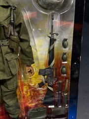 Platoon Action Figure – Charlie Sheen as Pvt. Chris Taylor 12” – Sideshow Toy