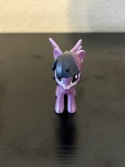 HASBRO MY LITTLE PONY UCC DISTRIBUTING 2016 CHROME TWILIGHT SPARKLE MINIFIGURE