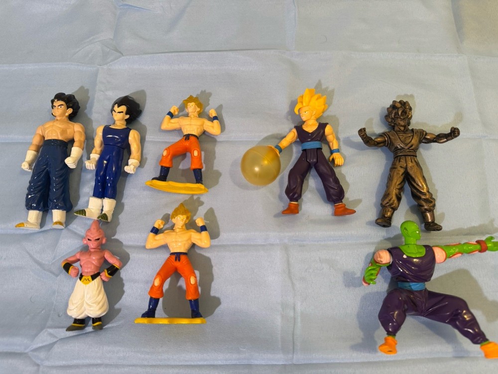 Dragon Ball Z 1996 Dragon Ball Z Majin Buu 3.5in H —8 Figure Lot
