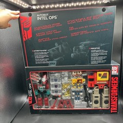 Transformers Platinum Edition Autobot Intel Ops G1 Blaster Perceptor Reissue New