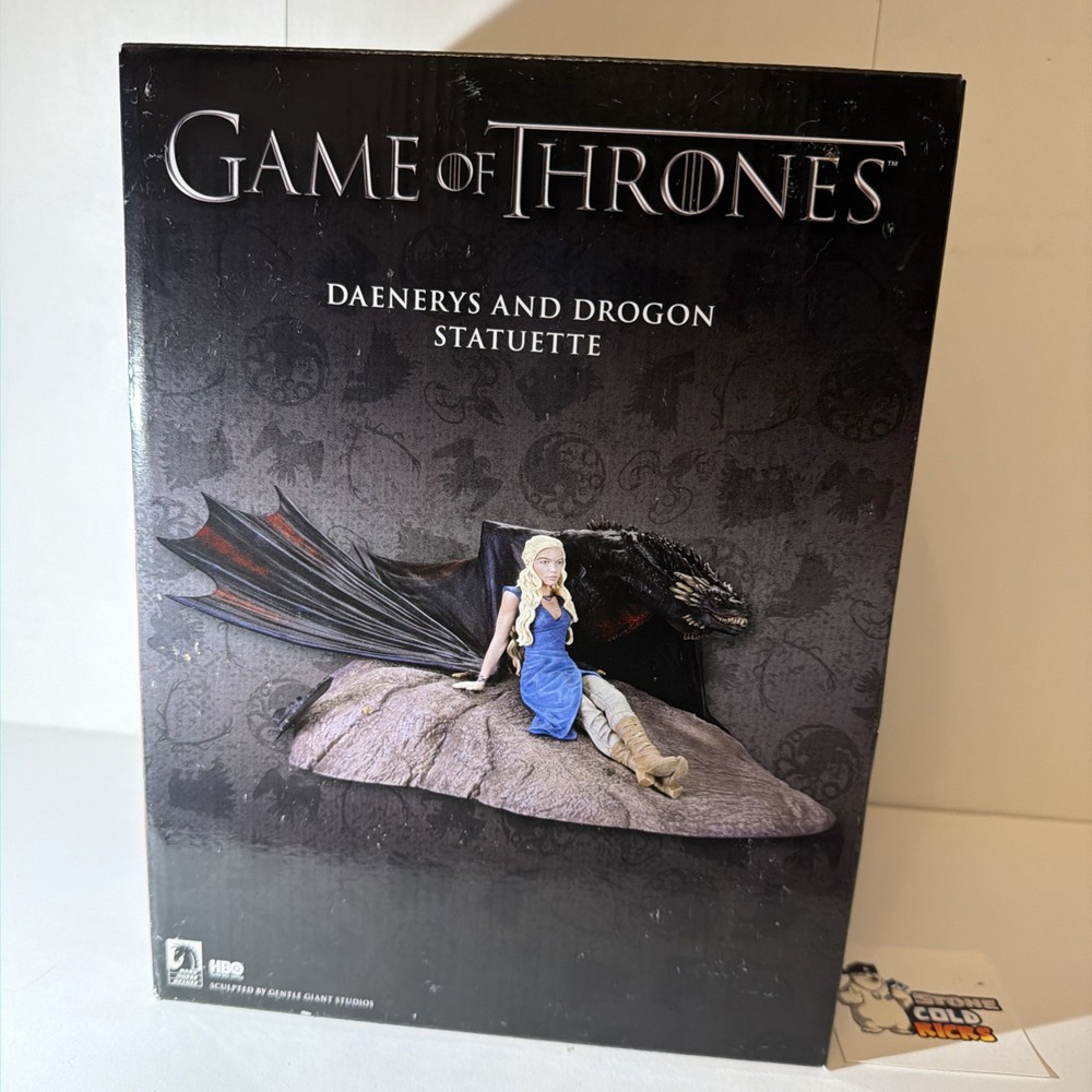 Dark Horse Game of Thrones Daenerys & Drogon Sculpture Statuette Gentle Giant