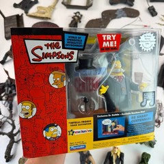 Simpsons WOS Be Sharp Centennial Playmates Exclusive Dolittle Wiggum Figure 2003