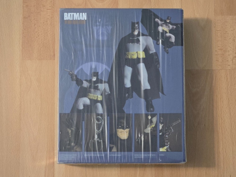 Mezco Toyz One: 12 Collective The Dark Knight Returns Black And Gray Figure