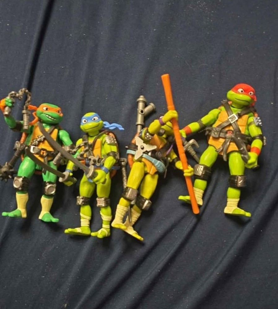 Playmates Toys TMNT 4-Figure Set Leonardo Donatello Michelangelo Raphael