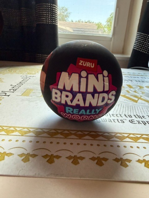 ZURU Mini Brands VINYL Record Music Mystery Capsule Toy Ball Surprise NEW SEALED