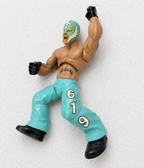2005 JAKKS WWE WORLD WRESTLING RING GIANTS REY MYSTERIO 14″