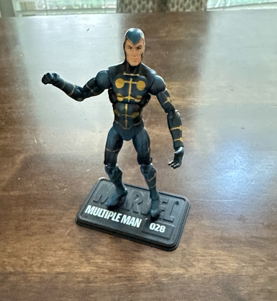 Hasbro Marvel Universe Multiple Man 3.75” Action Figure with Base #028 (2010)