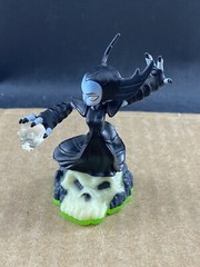 SKYLANDERS SPYRO’S ADVENTURE, HEX, COMB SHIP $1 PER MULT