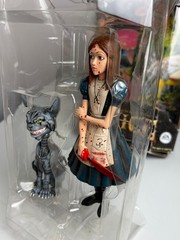 American Mcgee’s Alice Bloody Variant EA Games Rare HTF worn box