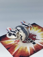 Bakugan Darkus Dual Hydranoid 580G Pearl Metal B1