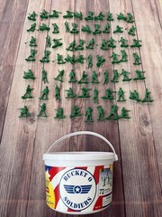 Toy Story Signature Collection BUCKET O SOLDIERS 68/72 Soldiers!