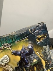 King Kong 8th Wonder of the World Skull Island Playset. New Rare! (BOX HAS WEAR