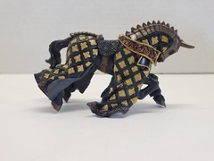 Papo Medieval Knight Action Figure Fantasy Cavalry Horse Bull Black Gold Ox Cow