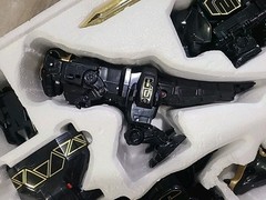 1993 Mighty Morphin Power Rangers Megazord Special Edition Black Gold Bandai