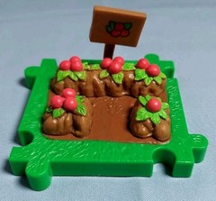 Jakks 2013 Smurfs Micro Village Garden, Water, Treasure, 19 Tiles & 10 Smurfs