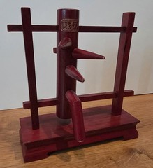 Miniture Chinese Bruce Lee Wing Chun Stake Wooden Dummy Kung fu mini