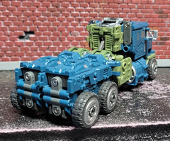 Warbotron WB01-E Fierce Attack figure – complete with box and sleeve