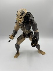 1995 Kenner 20th Century Fox Ultimate Predator 10″ & 10” ALIEN