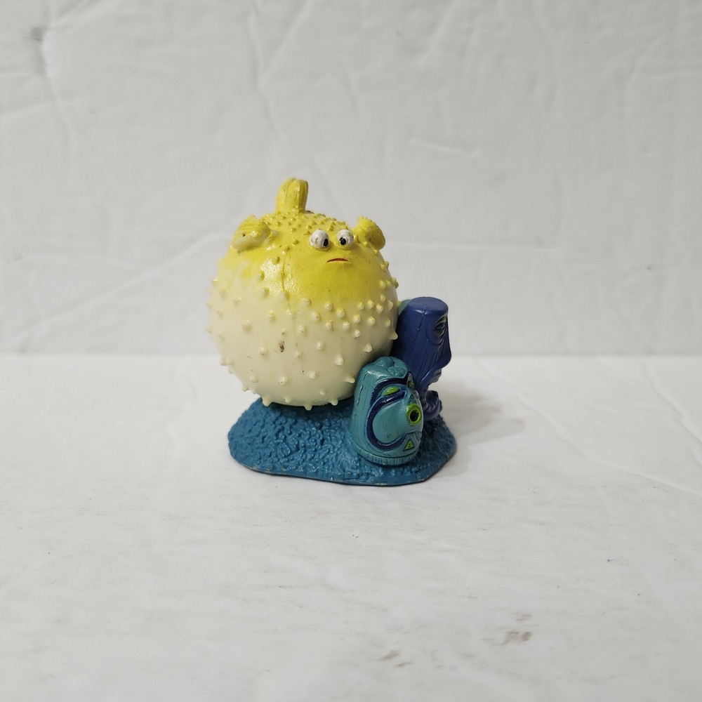 Disney Pixar Finding Nemo Bloat the Blowfish 2″ PVC Figure Cake Topper Yellow