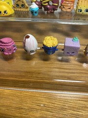 Large Shopkins Lot 30 Pcs. Pie Cake Cupcakes Poppy Corn, Figures