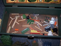 GI JOE 1964 First Issue Foot Locker with Lots accessories from Estate See Photos