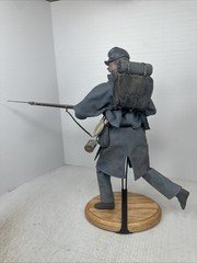 1/6 CUSTOM CIVIL WAR UNION “YANKEE” CHARGING INFANTRYMAN MUSKET + OAK STAND