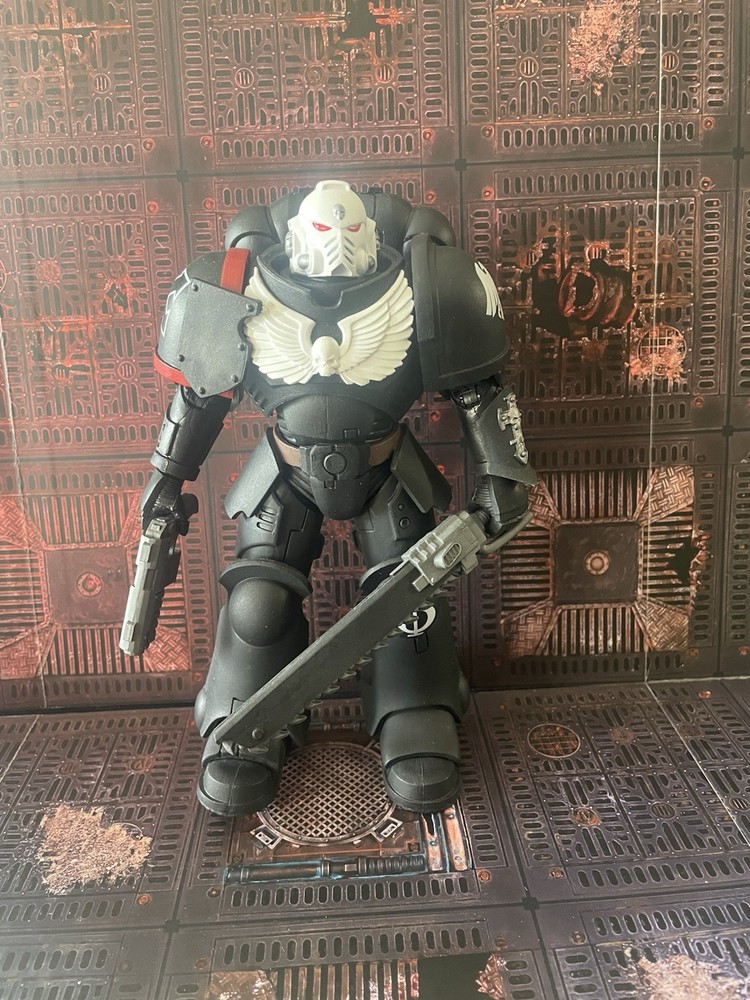 McFarlane Toys Multiverse Warhammer 40k 40000 Raven Guard Veteran Sergeant