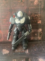 McFarlane Toys Multiverse Warhammer 40k 40000 Raven Guard Veteran Sergeant