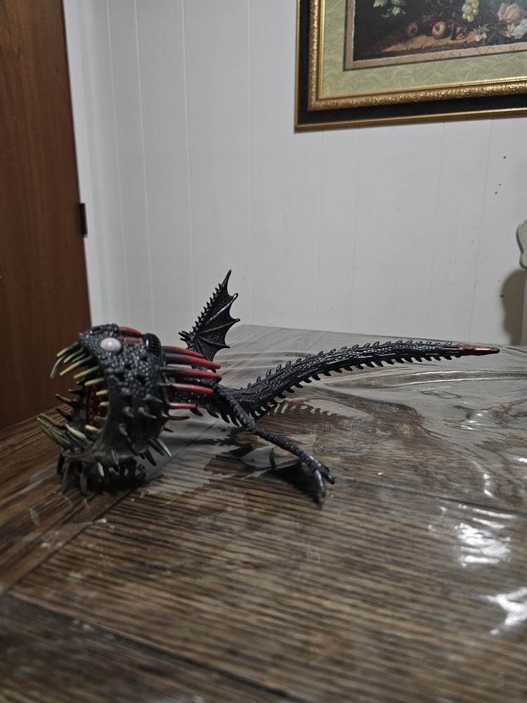 HOW TO TRAIN YOUR DRAGON Defenders of Berk WHISPERING DEATH Figure