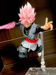 DIMENSIONIA 01C Goku Black Super Saiyan Rose S.H.Figuarts Size