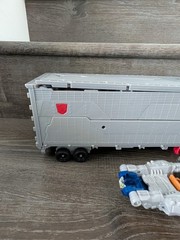 2011 Transformers Dark Of The Moon DOTM Ultimate Optimus Prime – Incomplete