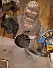 King Kong ROARING KONG 8th Wonder of the World 11″ 2005 Playmates new