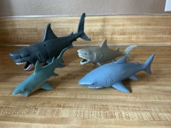 IT’S SHARK WEEK 🦈 CHOMPING Great White Sharks plastic toy figures BITE ACTION