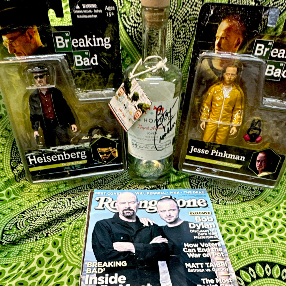Breaking Bad 2 Figures Empty bottle signed by Bryan Cranston and Rolling Stone!